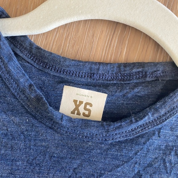 Tracksmith Harrier Tee - navy - XS (nwot) - Picture 4 of 4